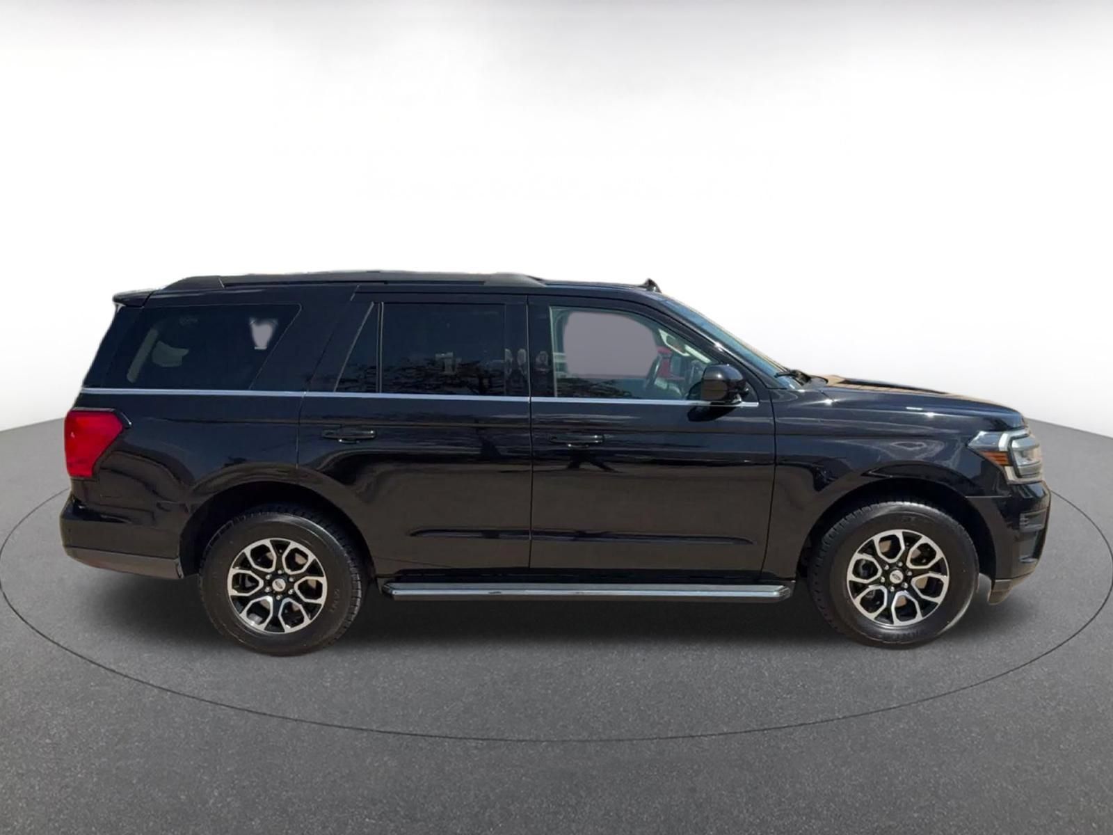 Used 2023 Ford Expedition XLT AWD/4WD image 15