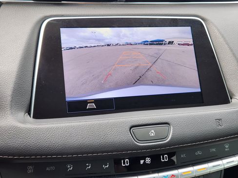 Used 2021 Cadillac XT4 Premium Luxury FWD image 7