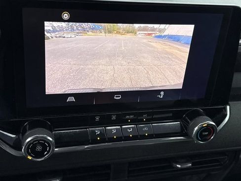 Used 2024 Chevrolet Colorado W/T w/ Safety Package image 32