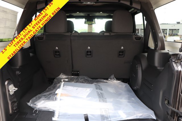 New 2026 Jeep Wrangler Unlimited Sahara w/ Safety Group AWD/4WD image 10