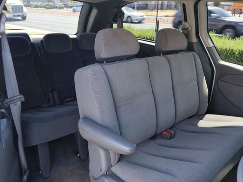 Used 2005 Dodge Grand Caravan SE w/ Popular Equipment Group I FWD image 17
