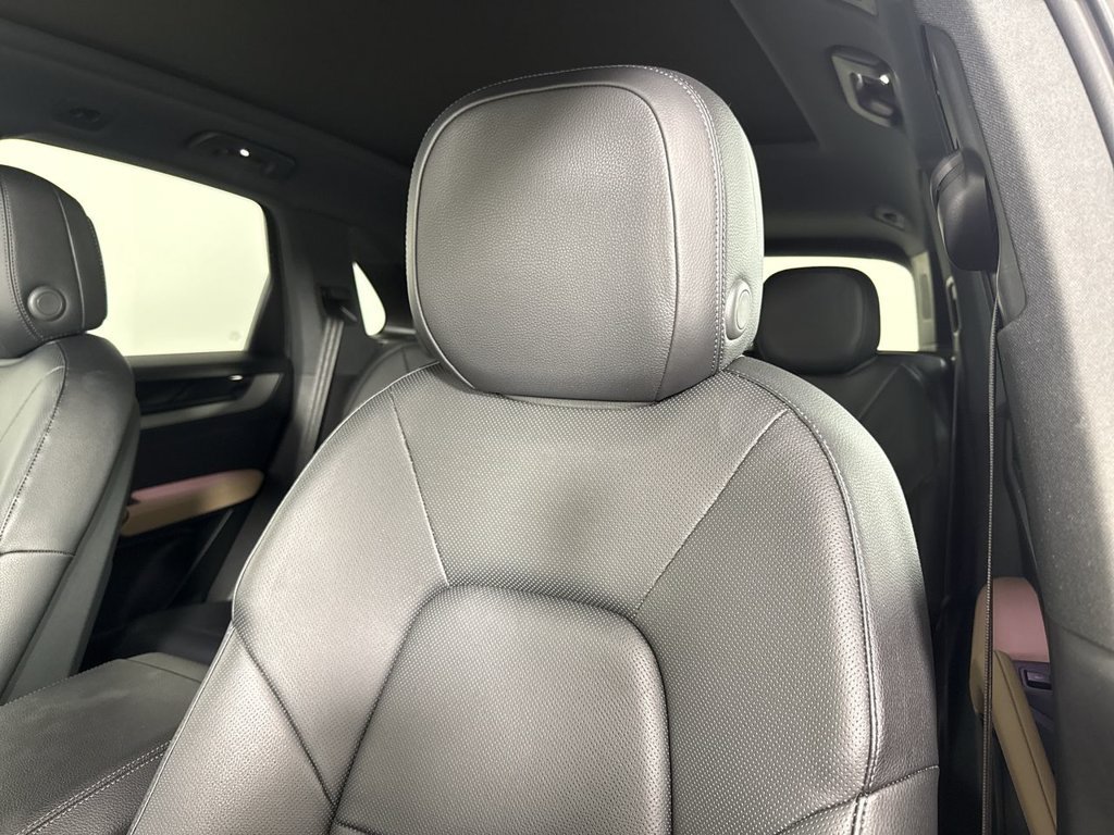 Certified 2024 Porsche Cayenne AWD/4WD image 39