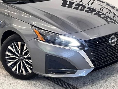 Used 2025 Nissan Altima 2.5 SV image 27