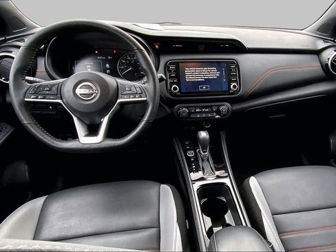 Used 2022 Nissan Kicks SR w/ Premium Package FWD image 16