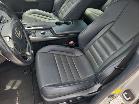 Used 2019 Lexus IS 300 F Sport w/ F Sport Package RWD image 17