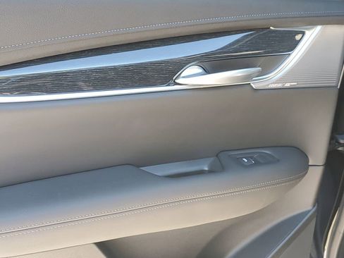 Certified 2025 Cadillac XT5 Premium Luxury w/ LPO, Floor Liner Package image 15