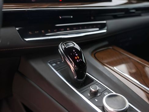 Certified 2023 Cadillac Escalade ESV Sport Platinum AWD/4WD image 19