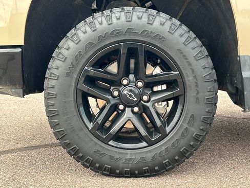 Used 2023 Chevrolet Silverado 1500 LT Trail Boss w/ LT Trail Boss Premium Package AWD/4WD image 25