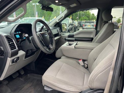 Used 2017 Ford F150 XLT AWD/4WD image 7