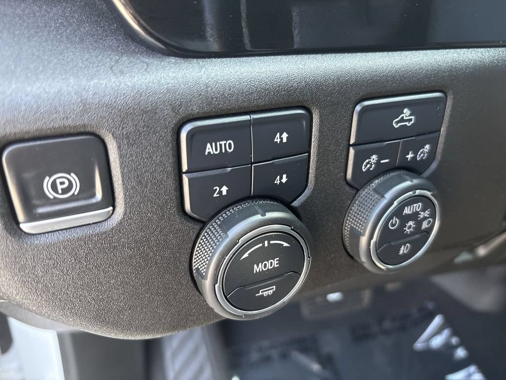 Certified 2022 Chevrolet Silverado 1500 RST AWD/4WD image 15
