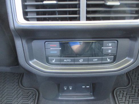 Used 2025 Volkswagen Atlas SEL Premium R-Line AWD/4WD image 12