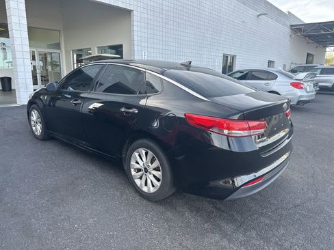 Used 2017 Kia Optima EX image 2