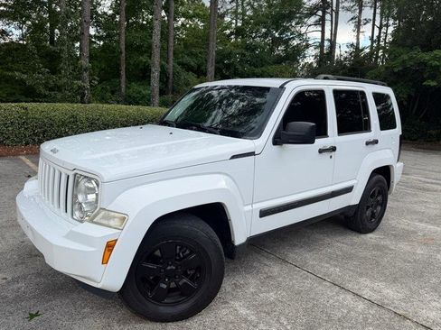 Used 2012 Jeep Liberty Sport RWD image 3