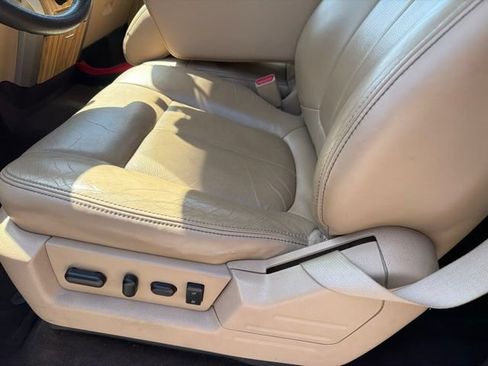 Used 2011 Ford F150 Lariat w/ Lariat Chrome Pkg RWD image 12