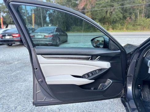 Used 2020 Honda Accord EX image 8