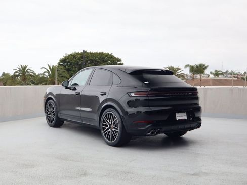 New 2026 Porsche Cayenne Coupe AWD/4WD image 3
