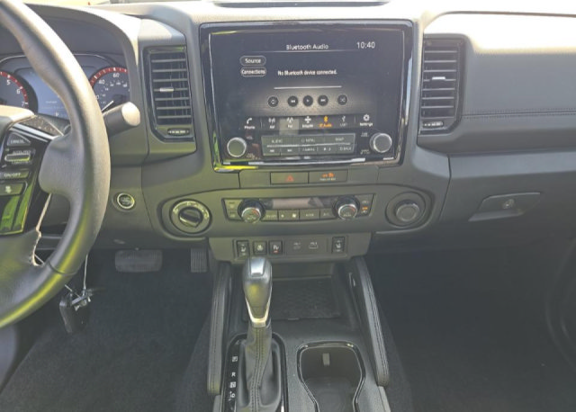 Used 2022 Nissan Frontier PRO-4X w/ Pro-4X Premium Package AWD/4WD image 13