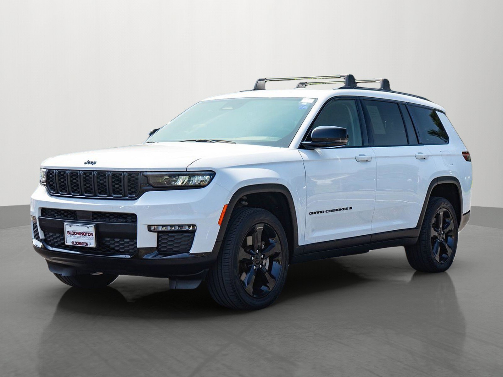 Used 2023 Jeep Grand Cherokee L Limited w/ Black Appearance Package AWD/4WD image 3