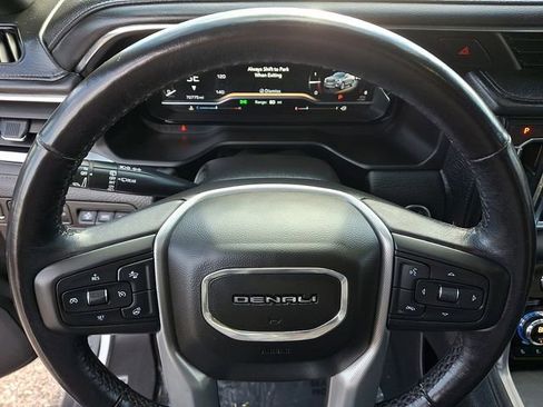 Used 2022 GMC Yukon Denali image 24