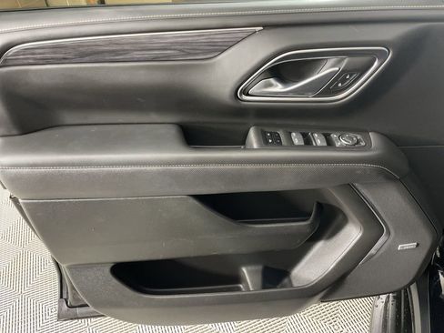 Used 2022 GMC Yukon XL SLT w/ SLT Premium Package image 22