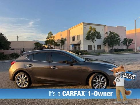 Used 2017 MAZDA MAZDA3 Touring FWD image 3