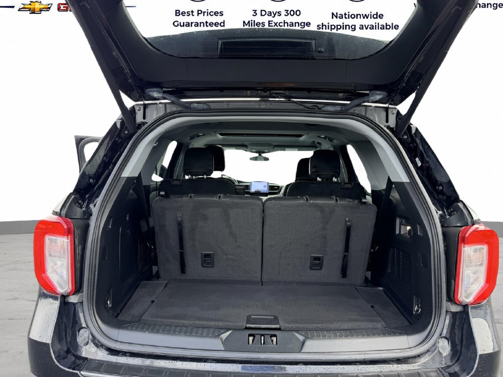 Used 2023 Ford Explorer XLT w/ XLT Sport Appearance Package AWD/4WD image 12