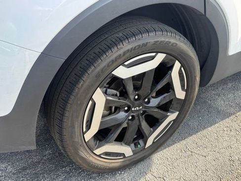 Certified 2024 Kia Telluride EX FWD image 4