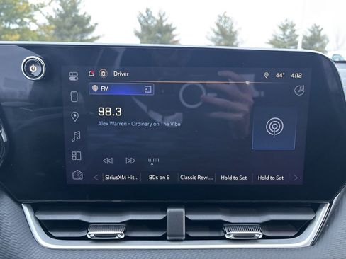 Used 2025 Chevrolet Equinox LT image 25