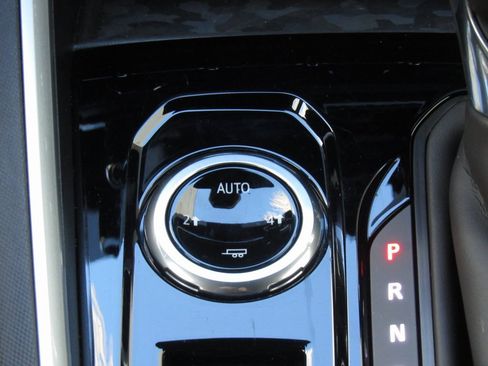 Used 2024 Chevrolet Colorado LT image 29