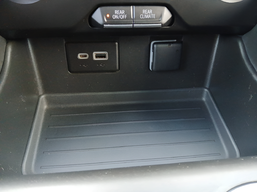 Used 2023 GMC Yukon XL SLE w/ Max Trailering Package AWD/4WD image 6