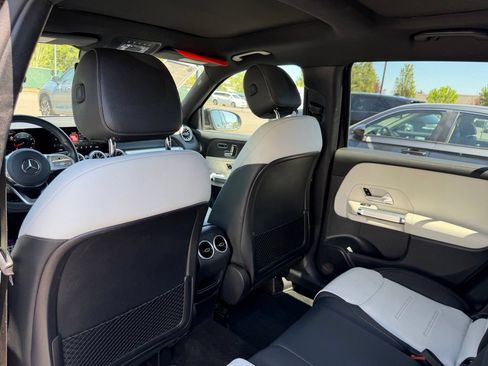 Used 2023 Mercedes-Benz GLB 250 4MATIC image 29