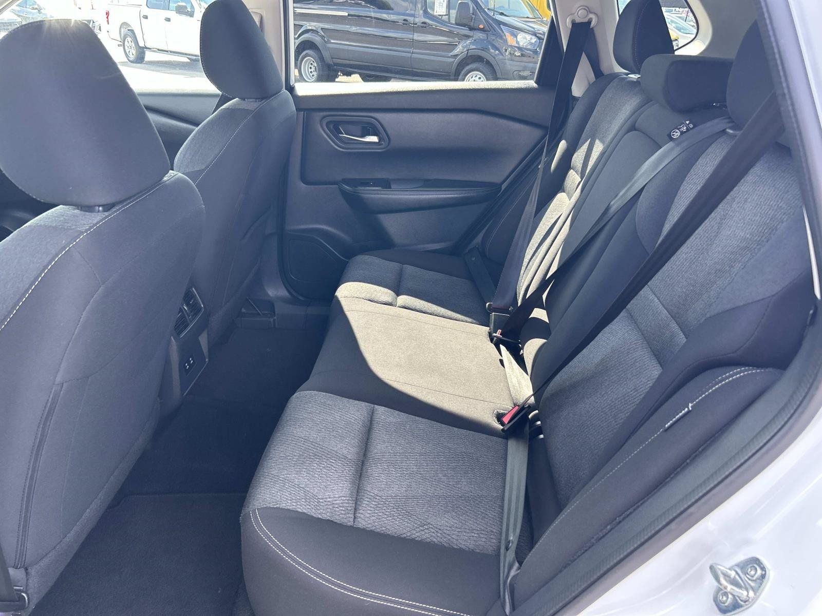 Used 2024 Nissan Rogue SV FWD image 23
