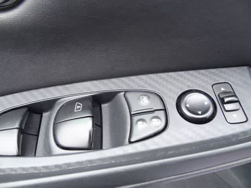Used 2024 Nissan Sentra SV FWD image 9