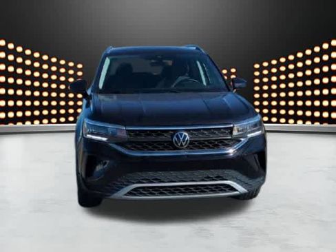 Used 2024 Volkswagen Taos SE image 3