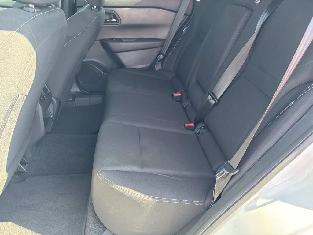 Used 2025 Nissan Rogue S FWD image 18