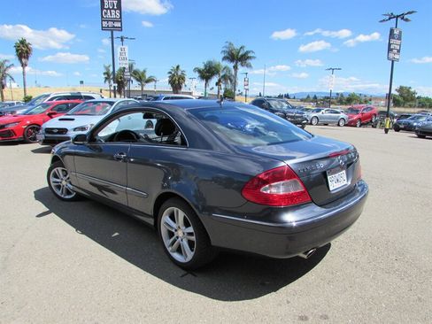 Used 2008 Mercedes-Benz CLK 350 Coupe image 4
