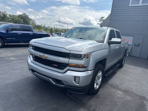 Used 2018 Chevrolet Silverado 1500 LT w/ All Star Edition AWD/4WD image 3