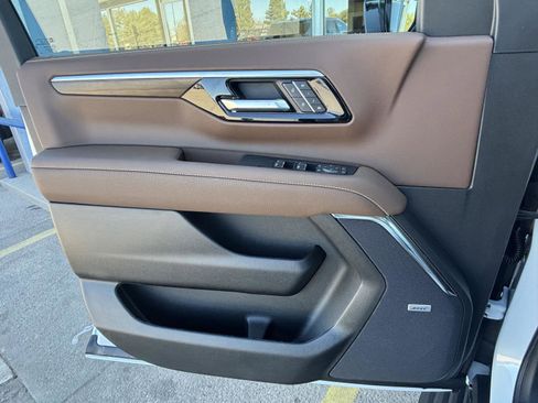 New 2026 Chevrolet Suburban High Country image 12