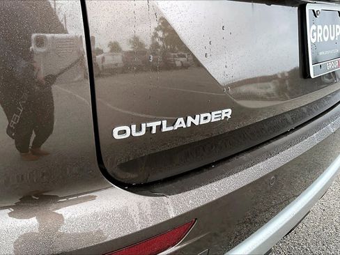 Used 2022 Mitsubishi Outlander SEL image 9