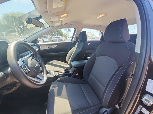 Used 2024 Kia Forte LXS FWD image 8