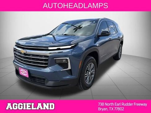 Used 2024 Chevrolet Traverse LT FWD image 11