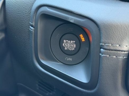 New 2025 Jeep Gladiator Sport image 36