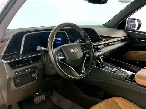 Used 2022 Cadillac Escalade Premium Luxury AWD/4WD image 14