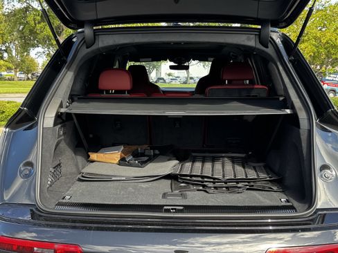 New 2026 Audi SQ7 Prestige AWD/4WD image 9