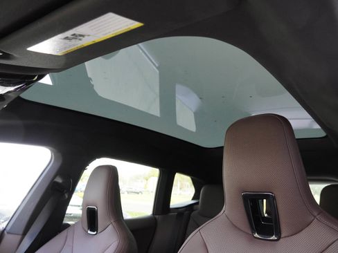 Used 2023 BMW iX xDrive50 w/ Premium Package image 14