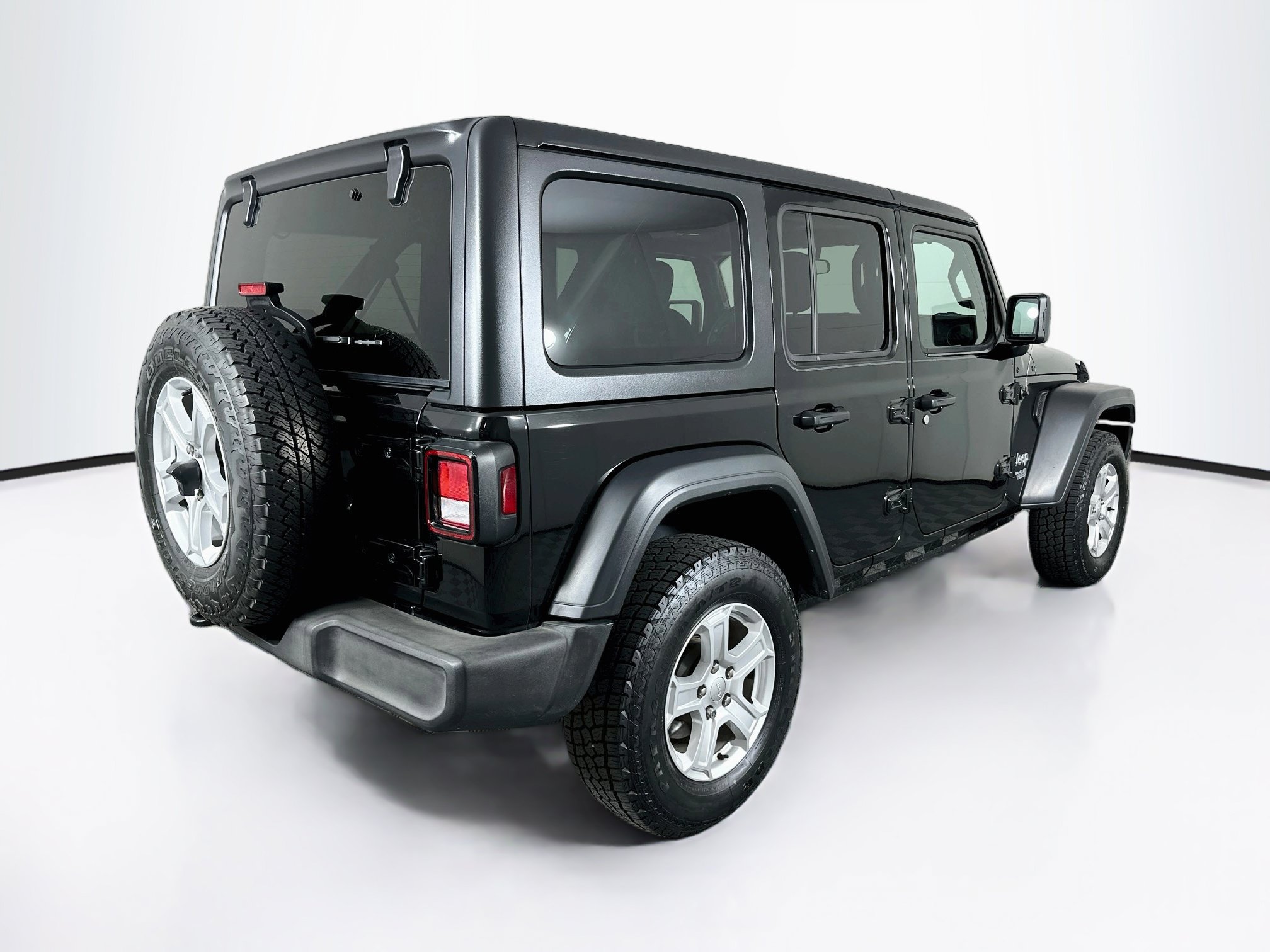 Used 2018 Jeep Wrangler Unlimited Sport S AWD/4WD image 9