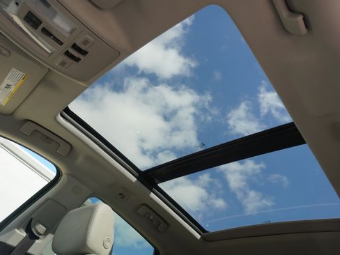 Used 2013 Cadillac SRX Luxury w/ Driver Awareness Package image 18