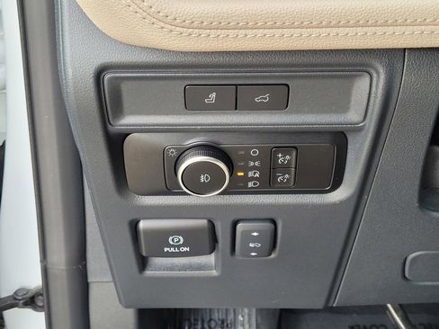 Used 2024 Ford Expedition Max Limited image 18