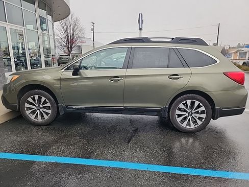 Used 2017 Subaru Outback 2.5i Limited image 2