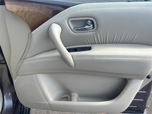 Used 2014 INFINITI QX80 4WD w/ Theater Package image 25